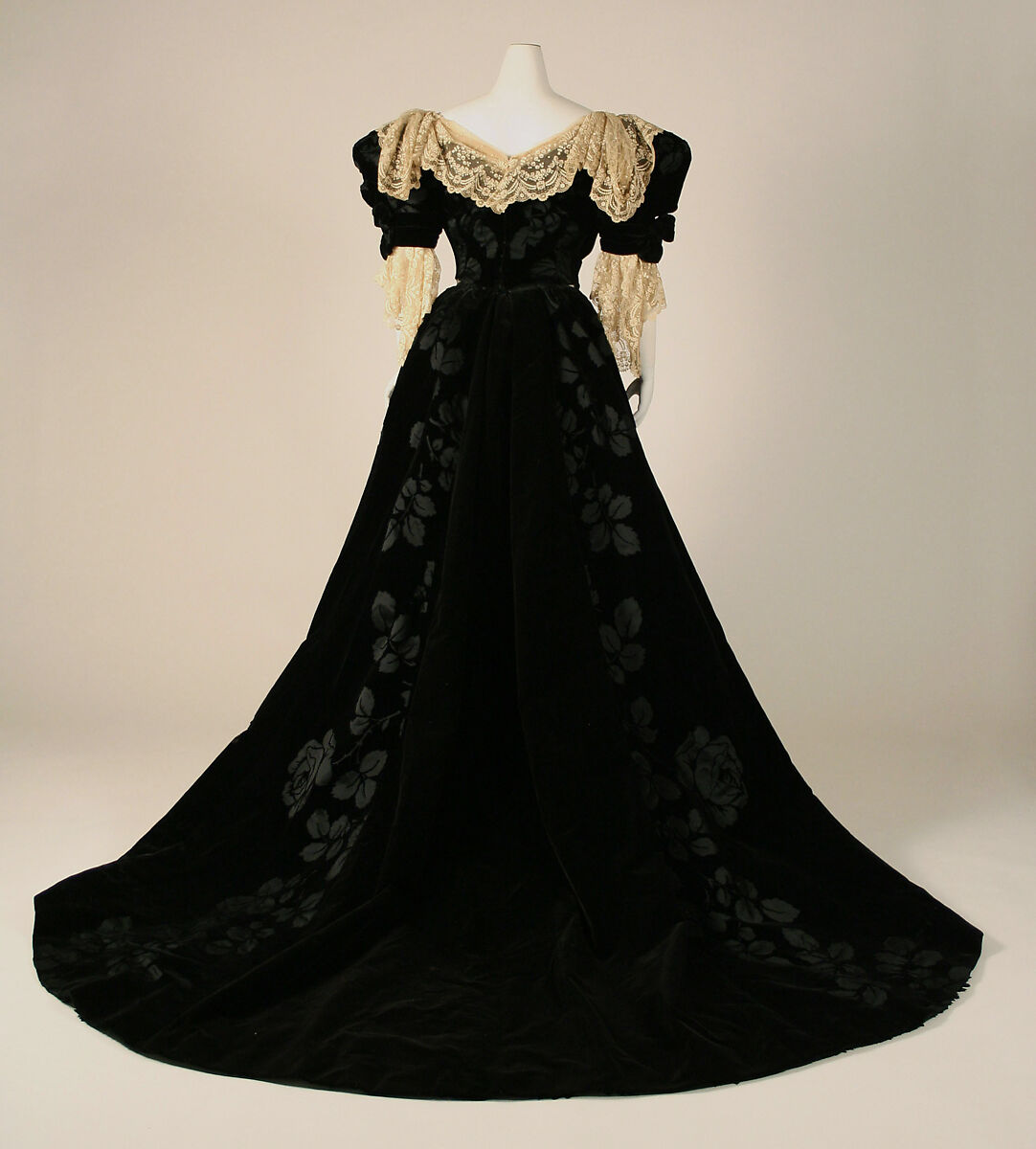 Dress, House of Worth (French, 1858–1956), [no medium available], French