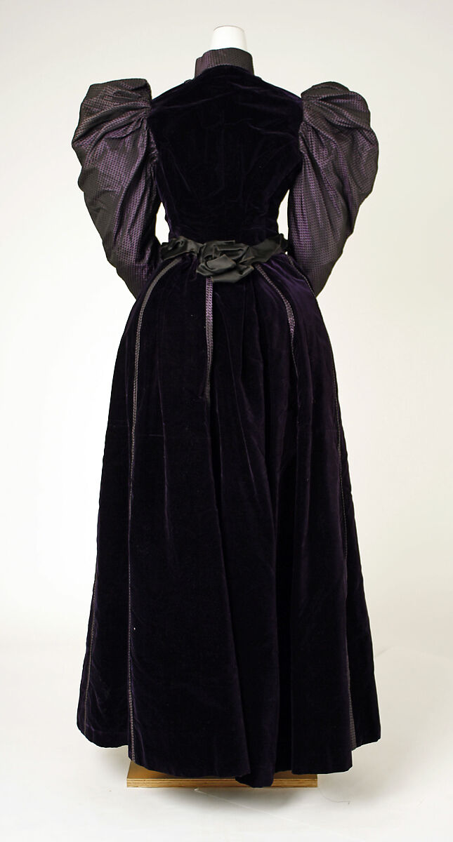 Ensemble, Mrs. J. R. Hood, [no medium available], American