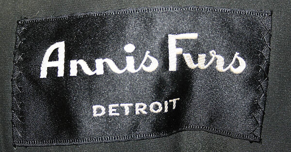 Cape, fur, American
