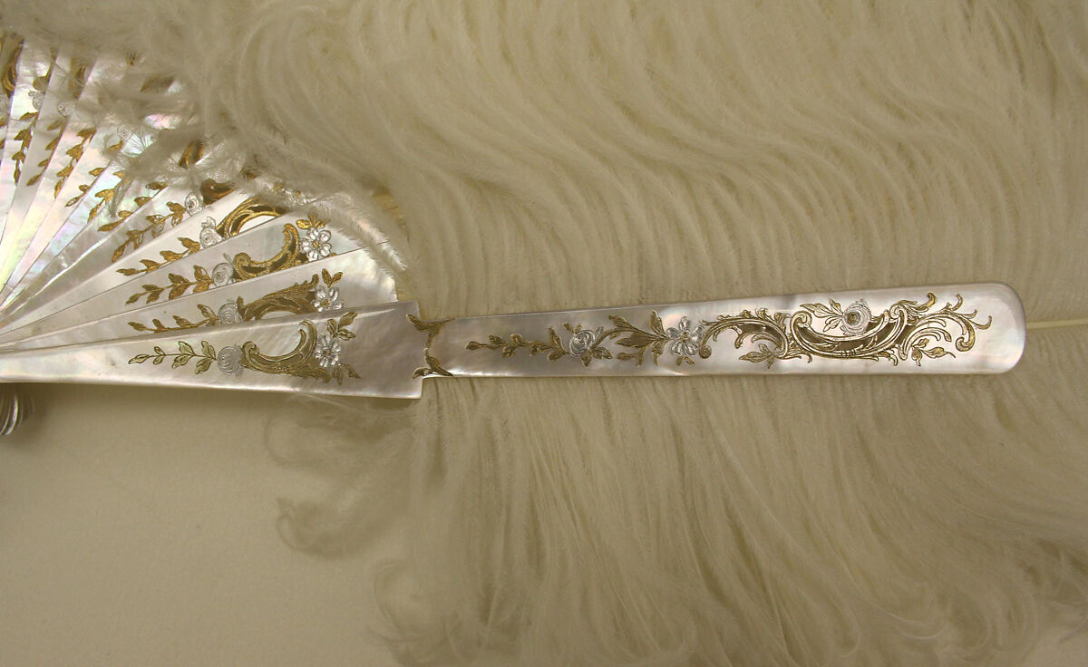Fan, shell, feathers, American or European