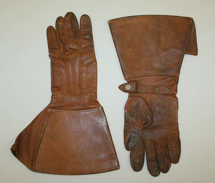 Gauntlets, leather, British 