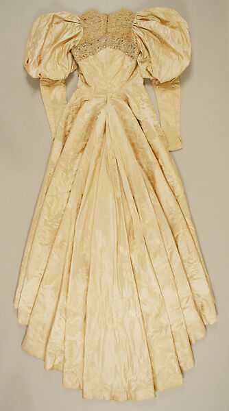 Wedding dress, House of Worth (French, 1858–1956), silk, French