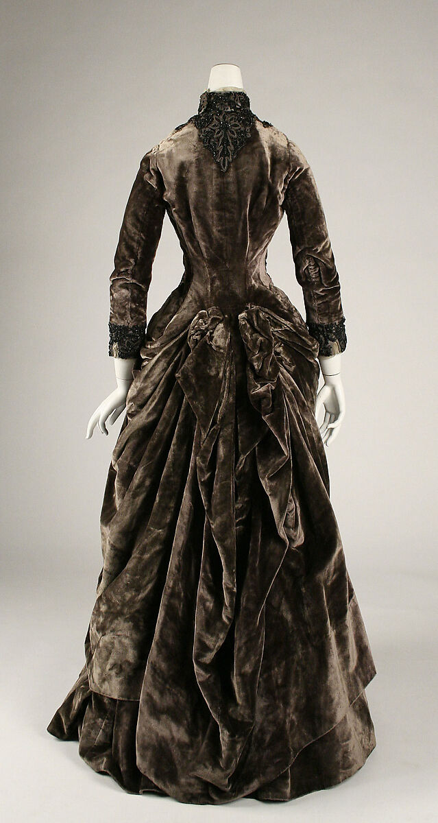 Ensemble, (a–c) Josephine H. Egan, (a,b,c) silk
(d) feathers, American