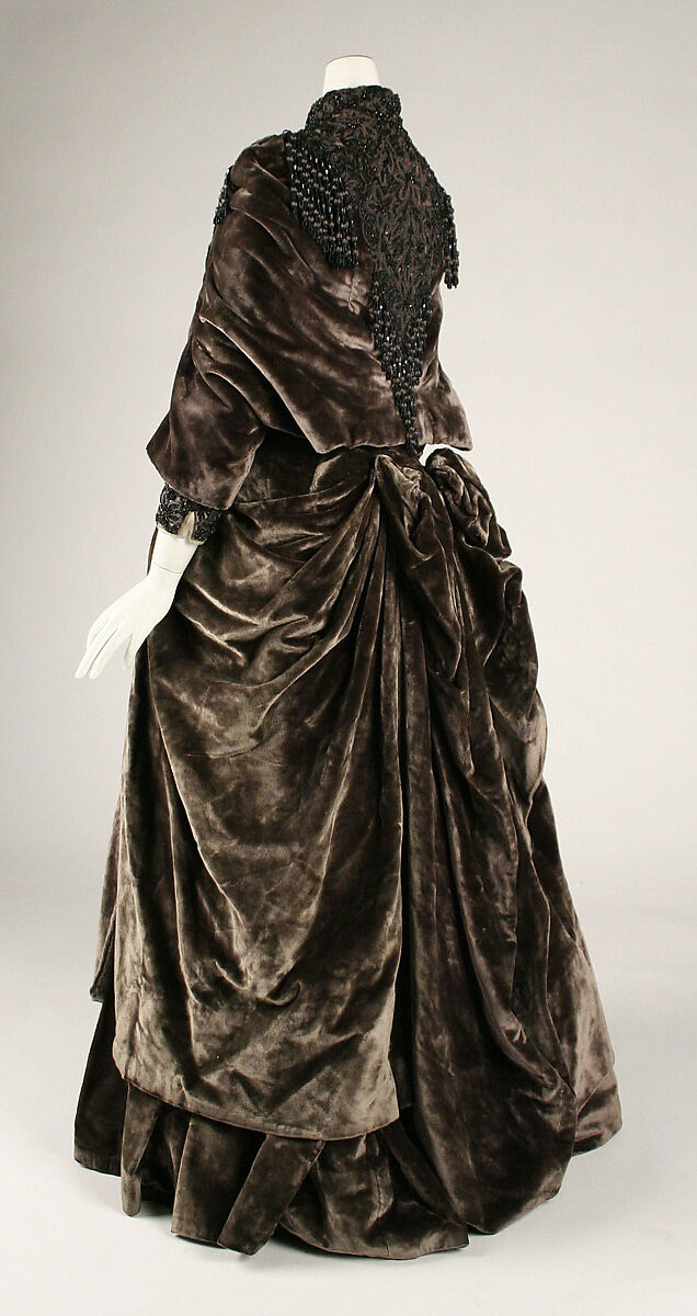 Ensemble, (a–c) Josephine H. Egan, (a,b,c) silk
(d) feathers, American