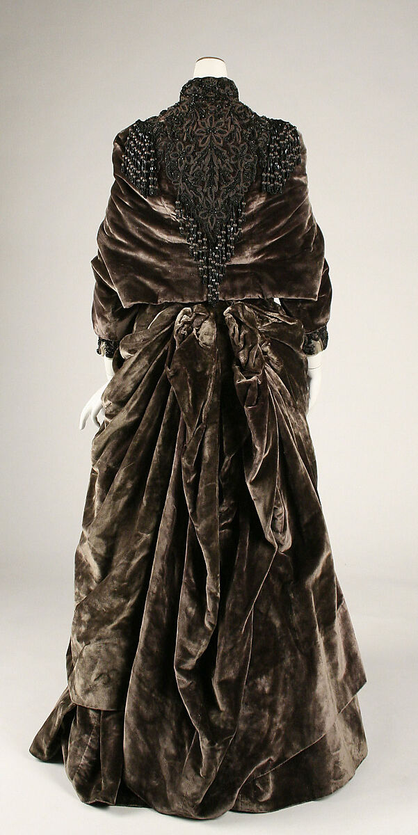 Ensemble, (a–c) Josephine H. Egan, (a,b,c) silk
(d) feathers, American