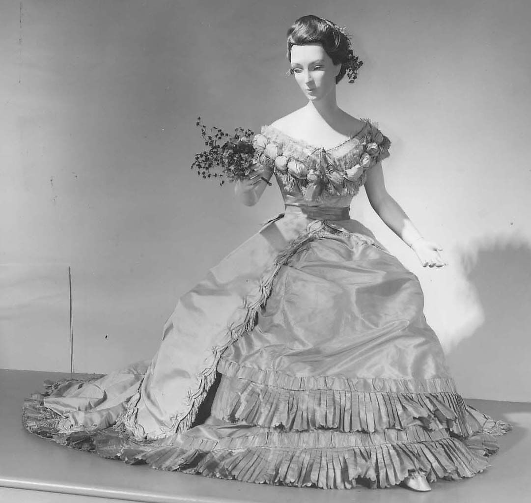 Ensemble, silk, French