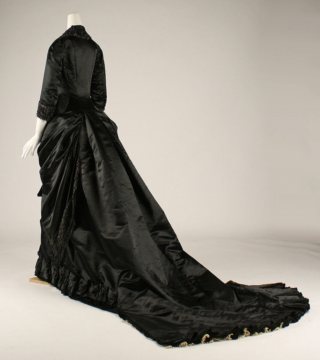 Dinner dress, Maison Pingat (French), silk, jet, French