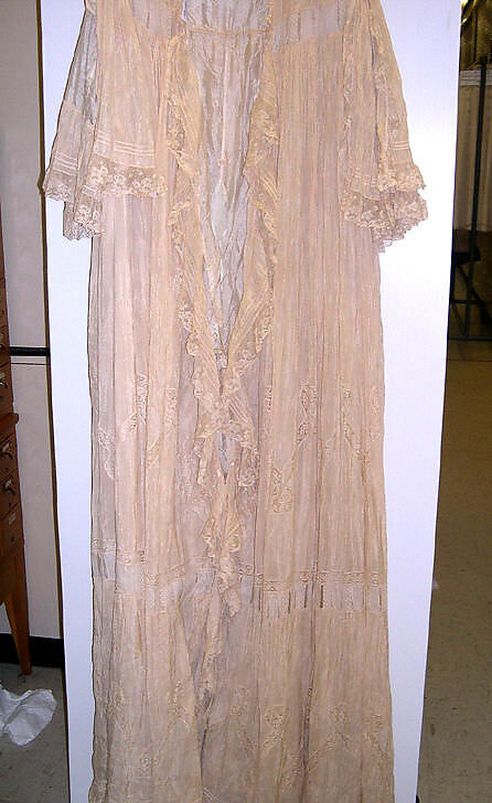 Negligée, silk, cotton, American or European