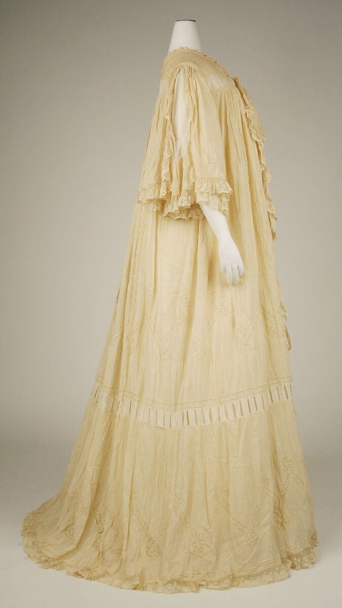 Negligée, silk, cotton, American or European