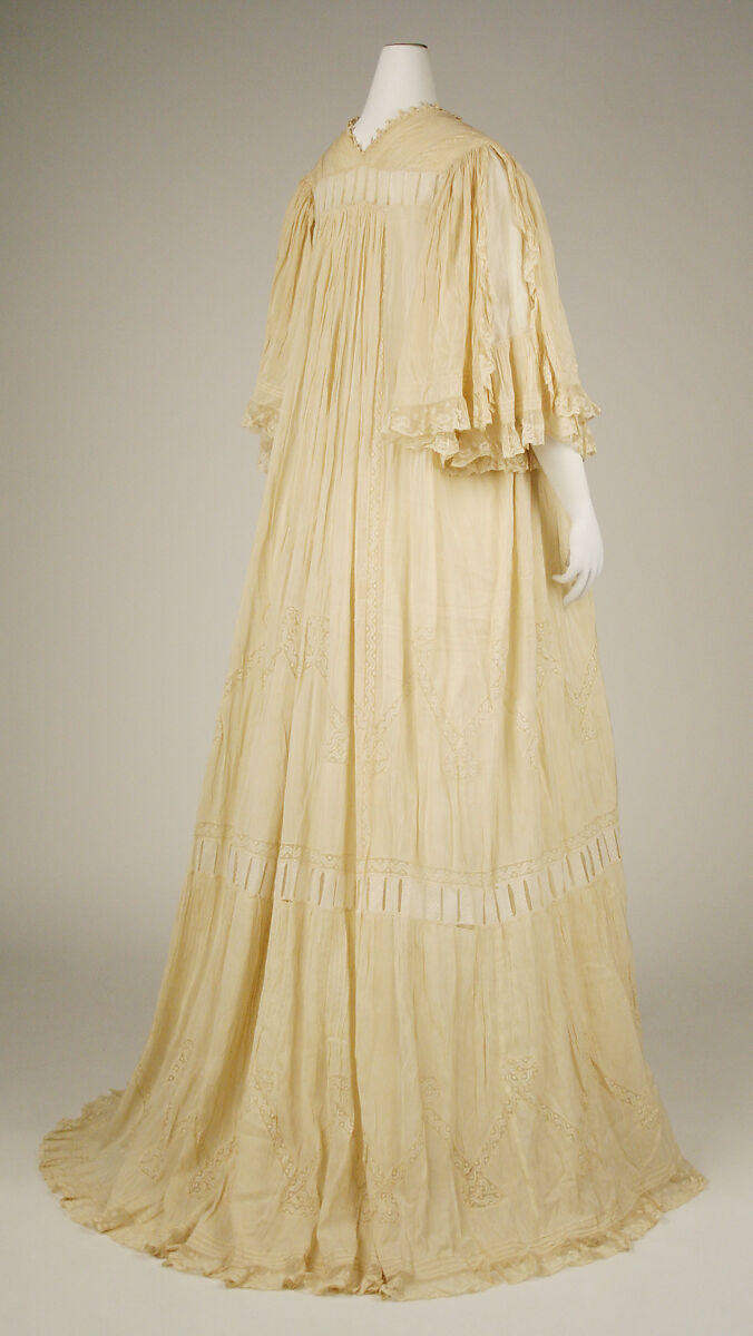 Negligée, silk, cotton, American or European