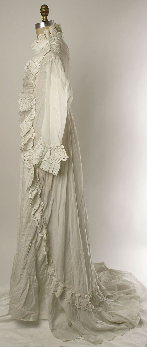 Negligée, cotton, American or European