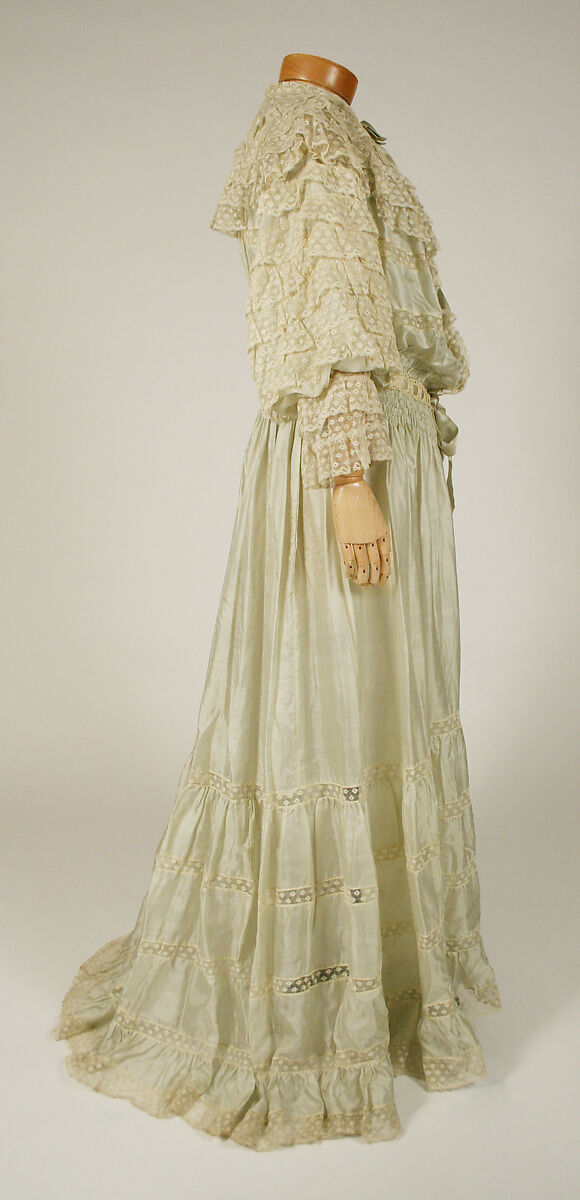 Negligée, silk, probably American