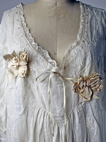 Nightgown, linen, American or European