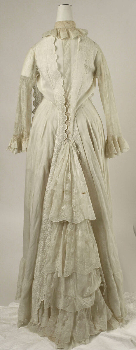 Tea gown, cotton, American