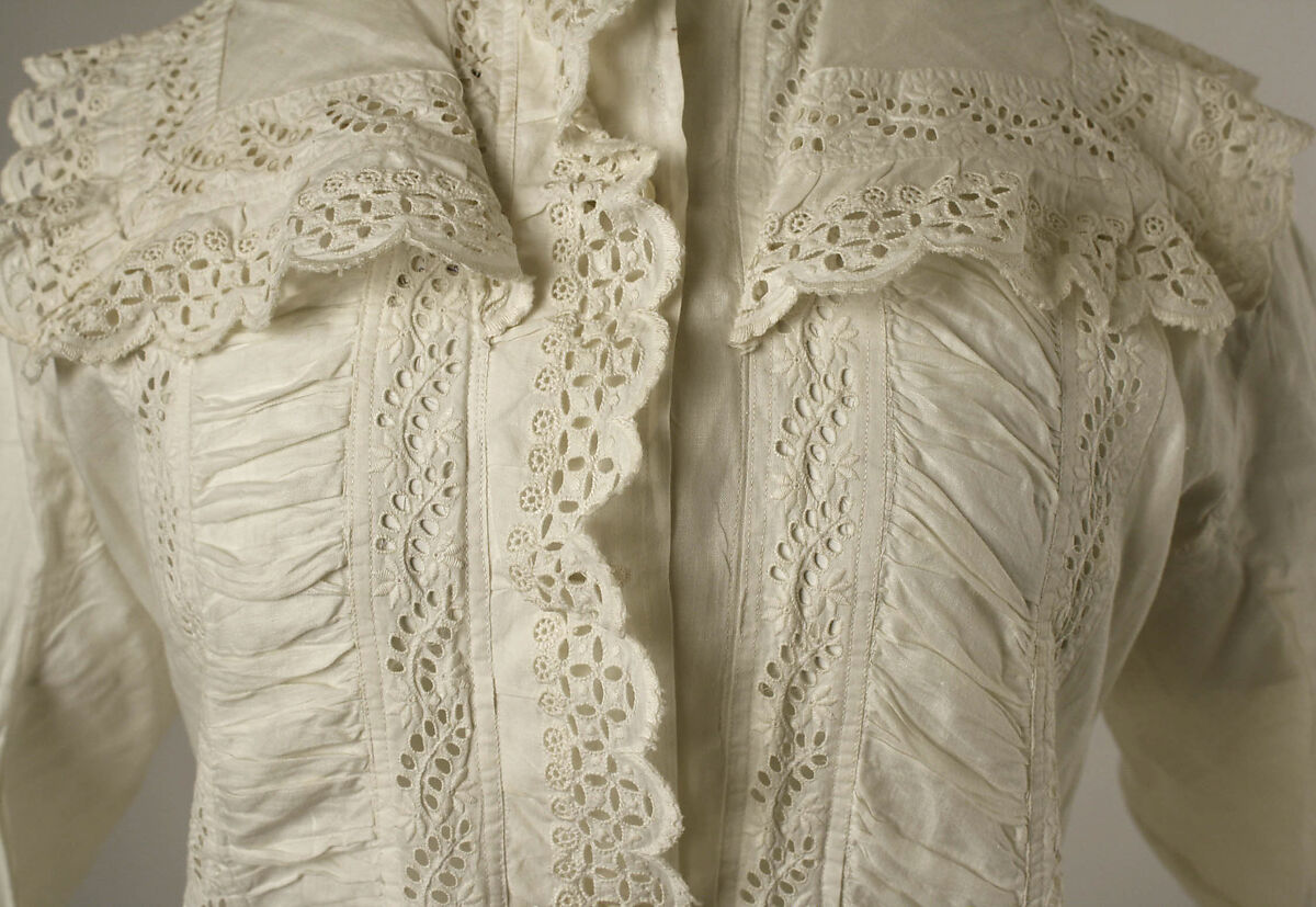 Tea gown, cotton, British