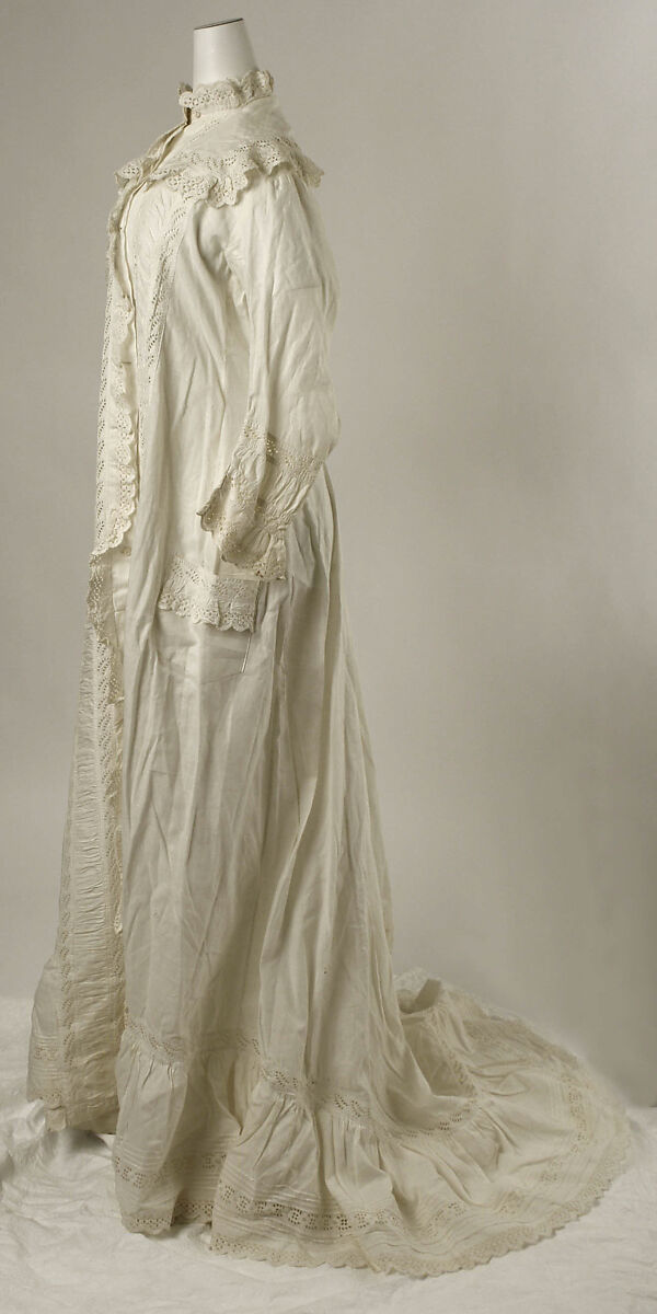 Tea gown, cotton, British