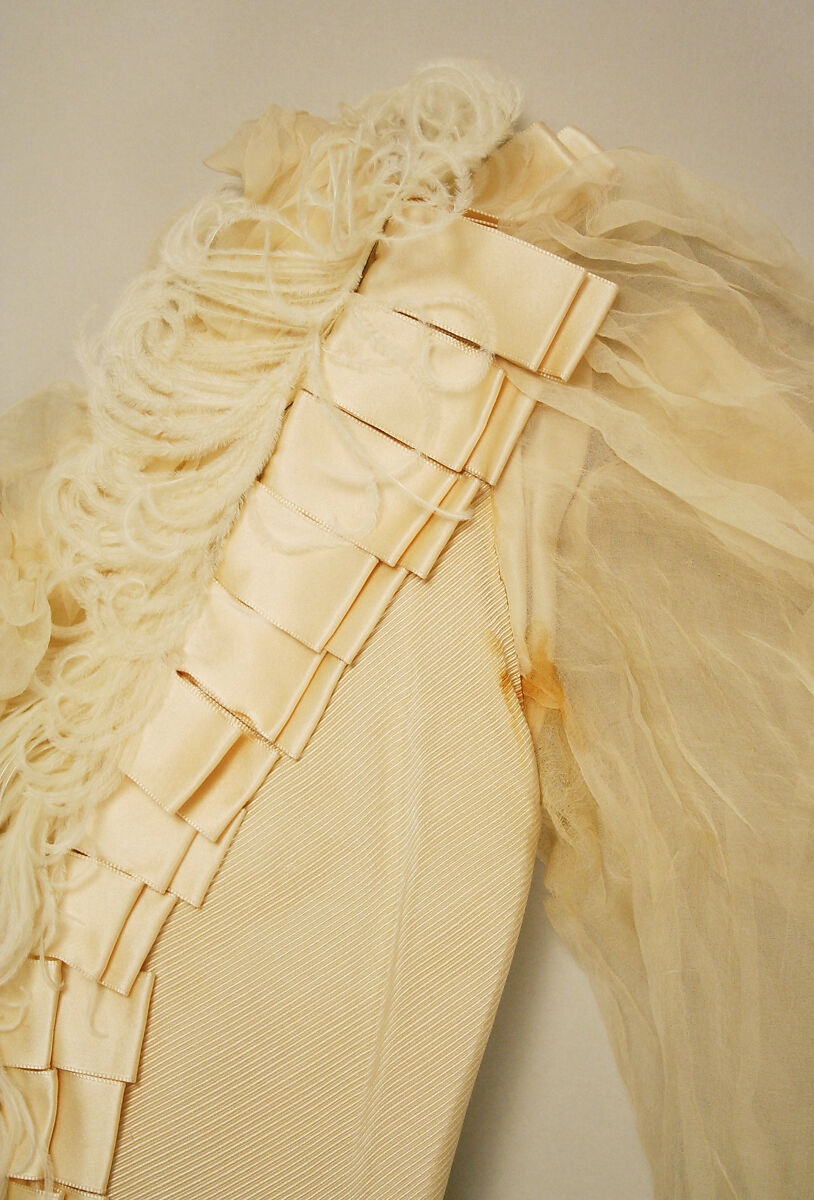 Wedding dress, silk, ostrich feathers, French