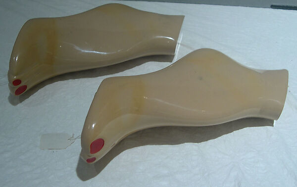 Sandals, Beleganti, a, b) leather, metal
c, d) plastic, American