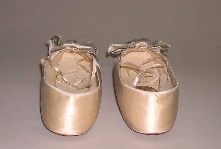 Slippers, silk, British