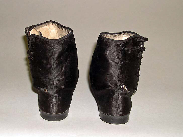 Boots, silk, American or European