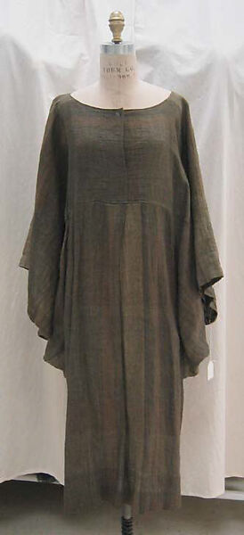 Dress, Issey Miyake (Japanese, 1938–2022), linen, plastic, Japanese 