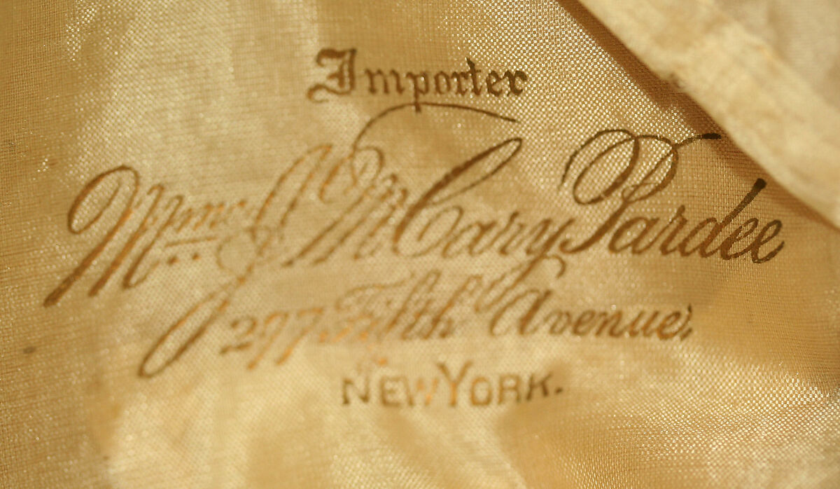 Bonnet, silk, feathers, American or European
