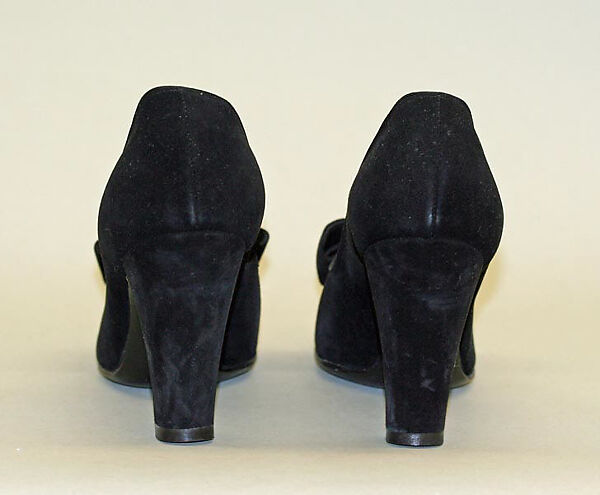 Pumps, Fox Shoe Manufacturing Corp., leather, rayon, plastic, American