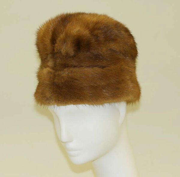 Ensemble, fur, British