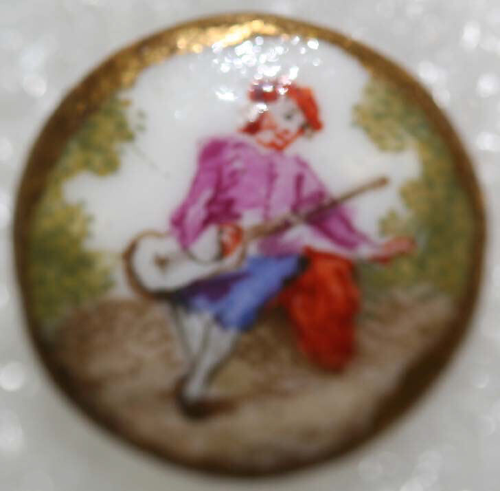 Button, porcelain, French
