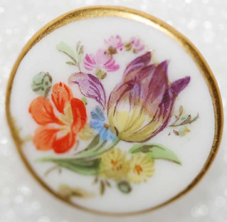 Button, porcelain, European