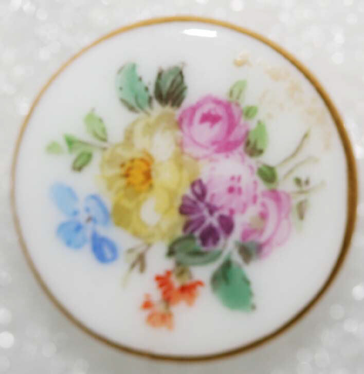 Button, porcelain, European