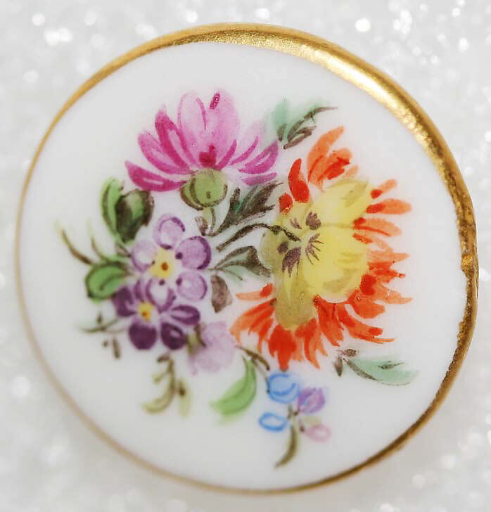 Button, porcelain, European