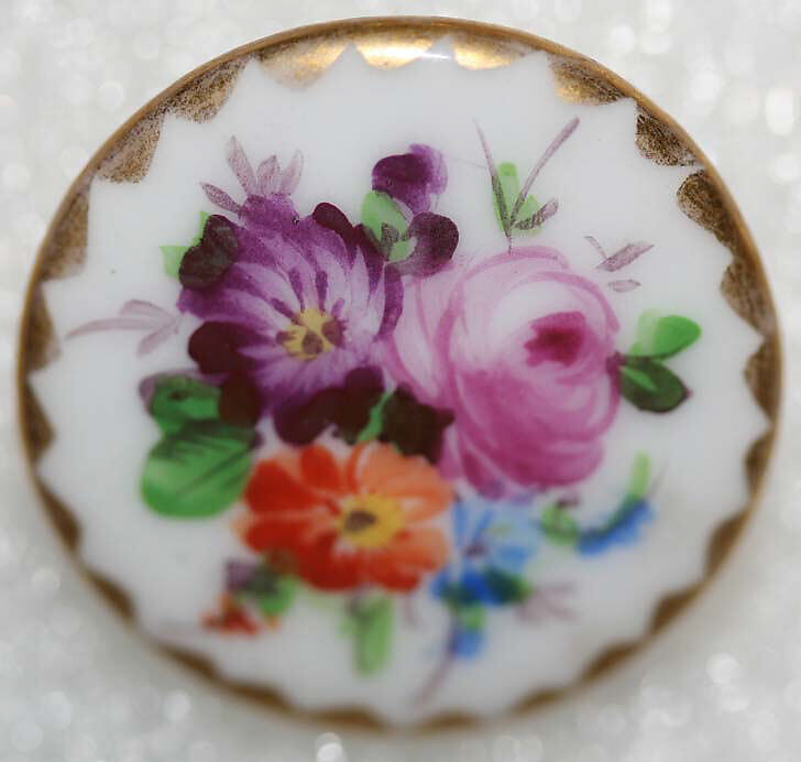 Button, porcelain, European