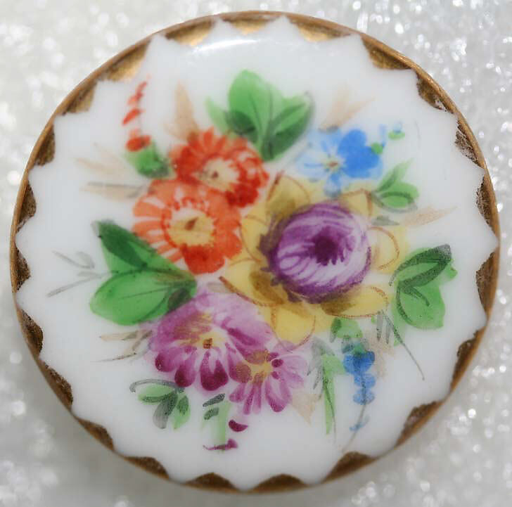 Button, porcelain, European