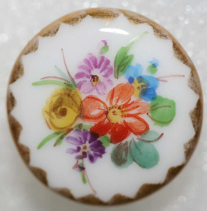 Button, porcelain, European