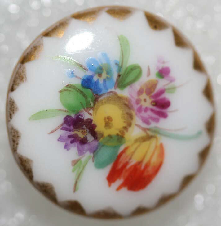 Button, porcelain, European