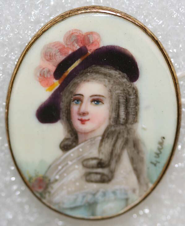 Button, ivory, French