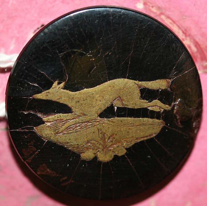 Button, horn, metal, British