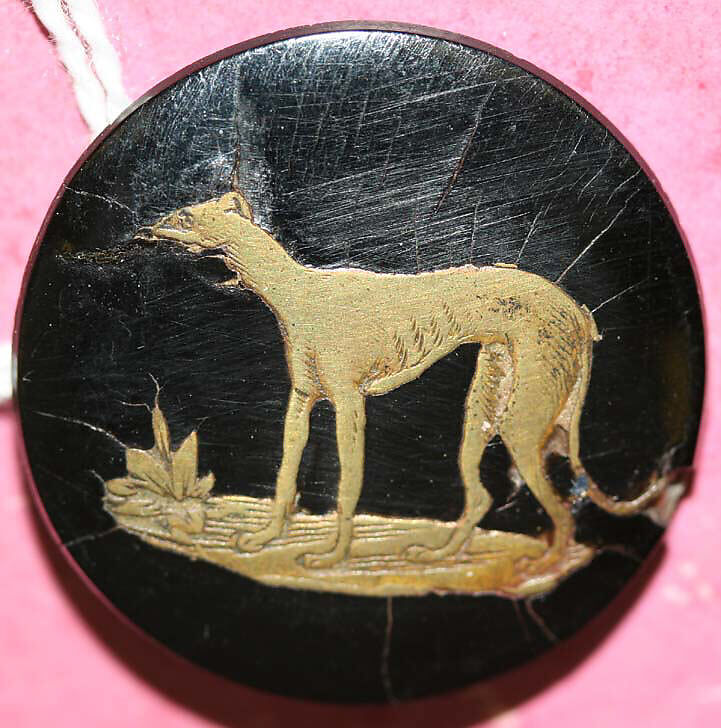 Button, horn, metal, British