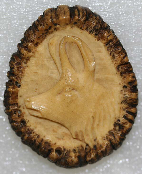 Button, horn, German