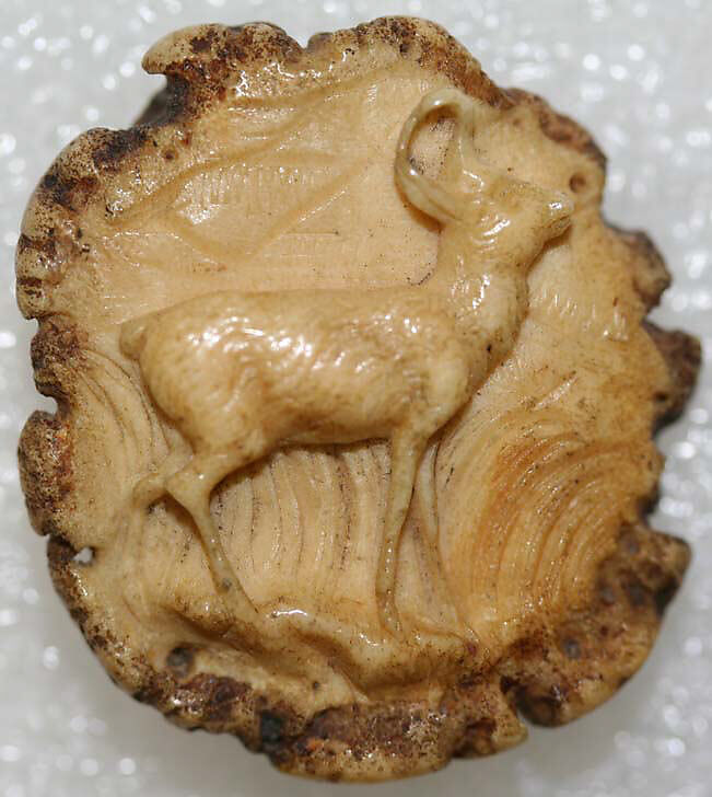 Button, horn, German