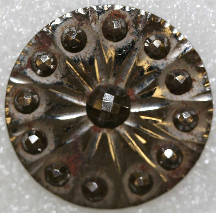 Button, metal, French