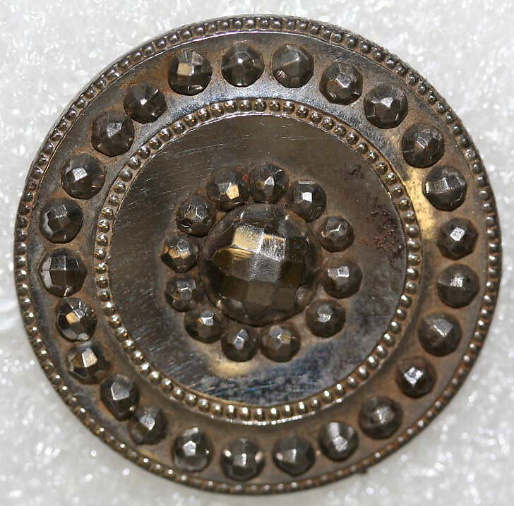 Button, metal, French