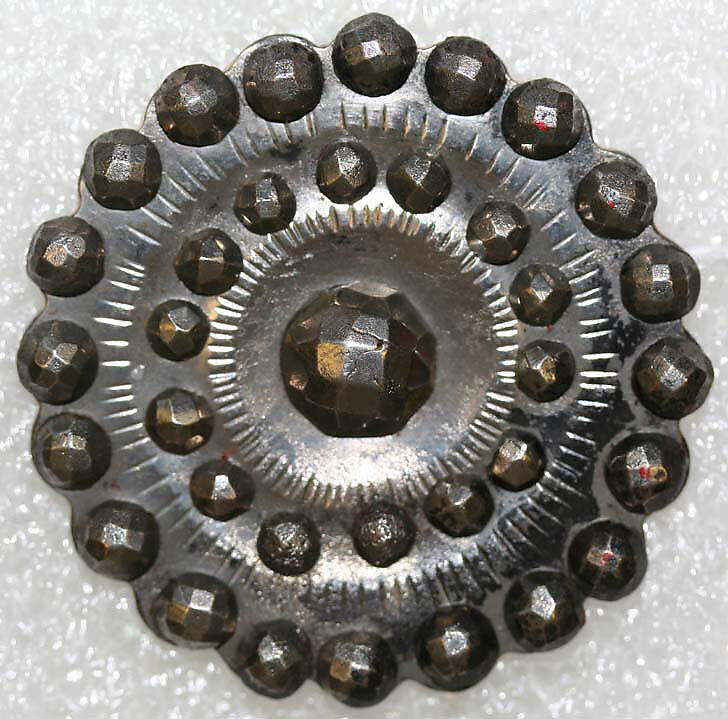 Button, metal, French