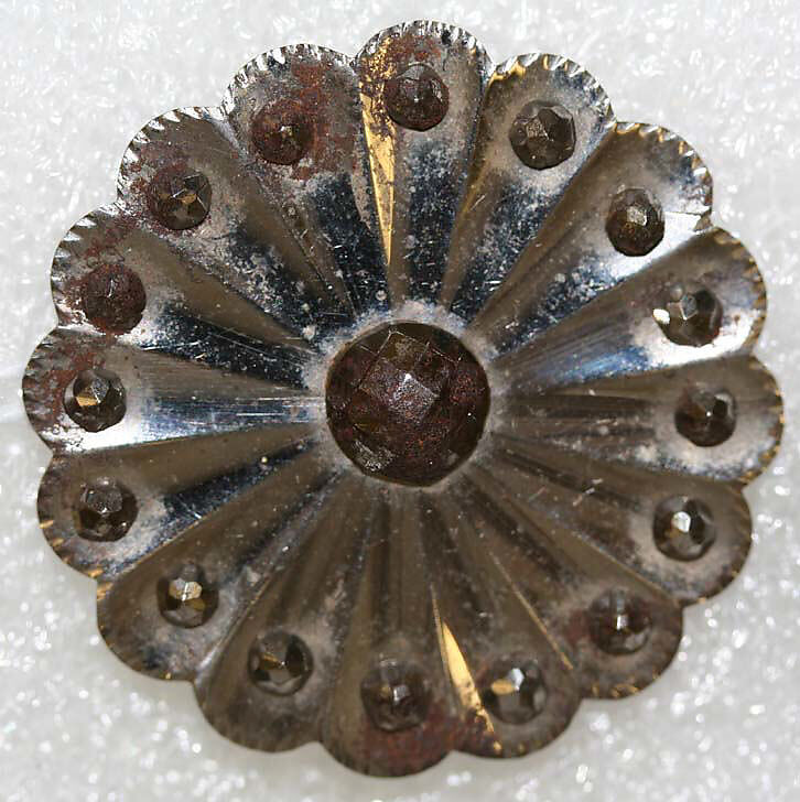 Button, metal, French