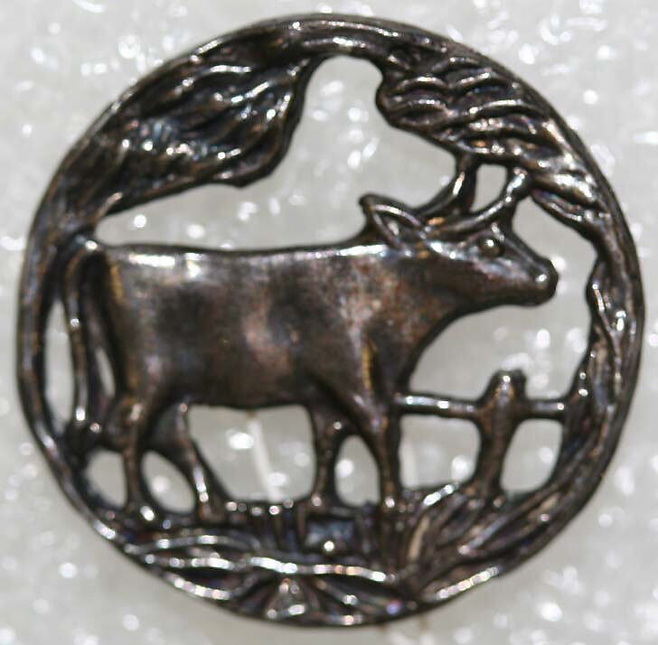 Button, metal, European