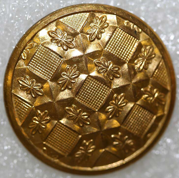 Button, metal, American or European