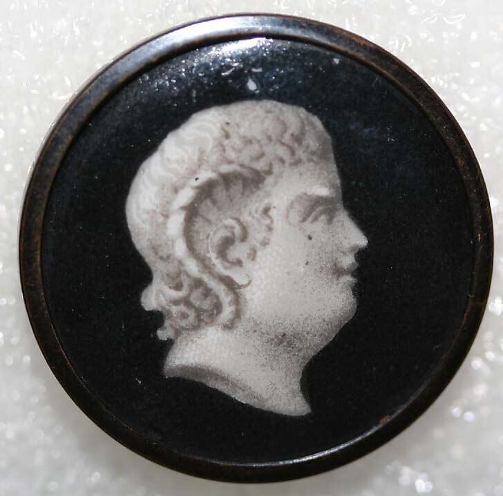 Button, porcelain, French