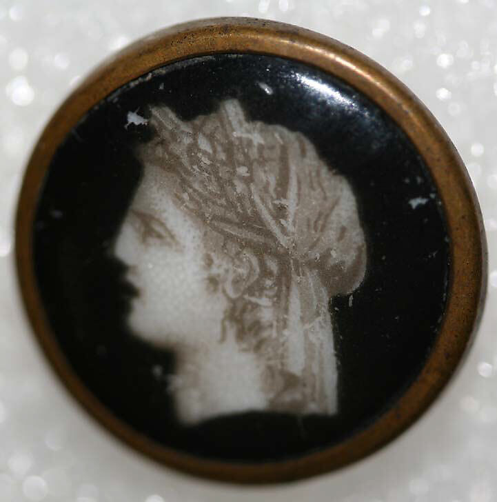 Button, porcelain, French
