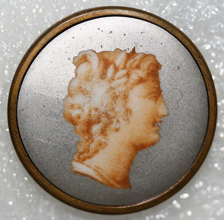 Button, porcelain, French